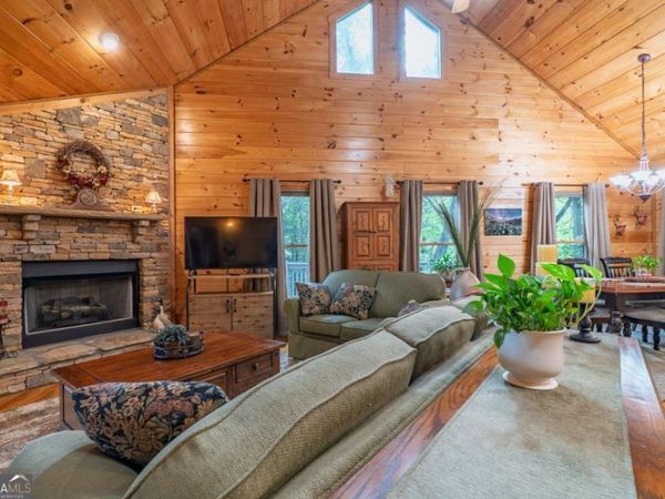 52 Hilary Court, Ellijay, GA 30540
