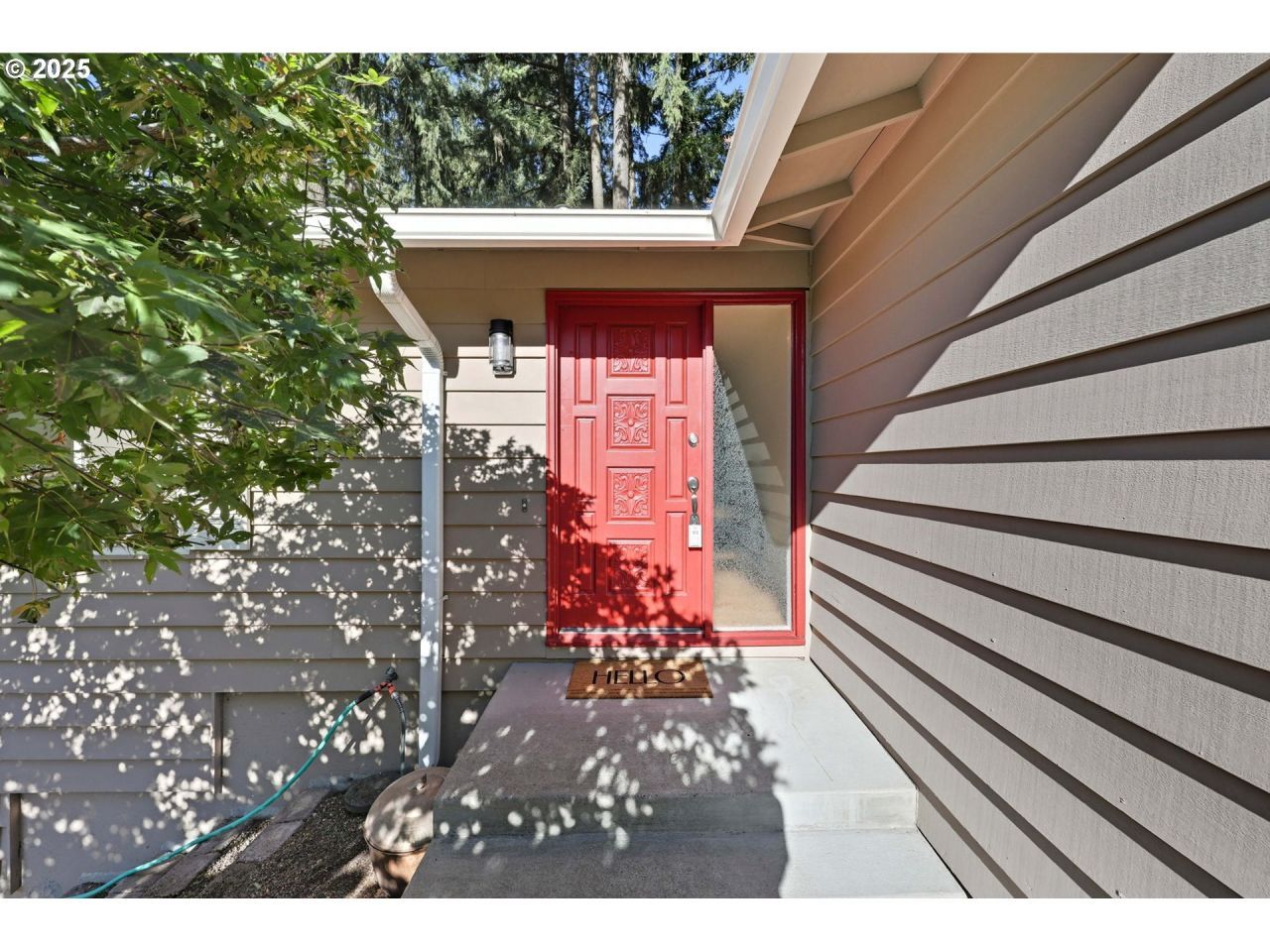 13525 SW Fircrest Ct, Beaverton, OR 97008 Main Photo