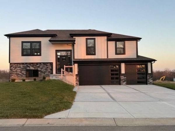 1329 N Holland Road, Independence, MO 64056