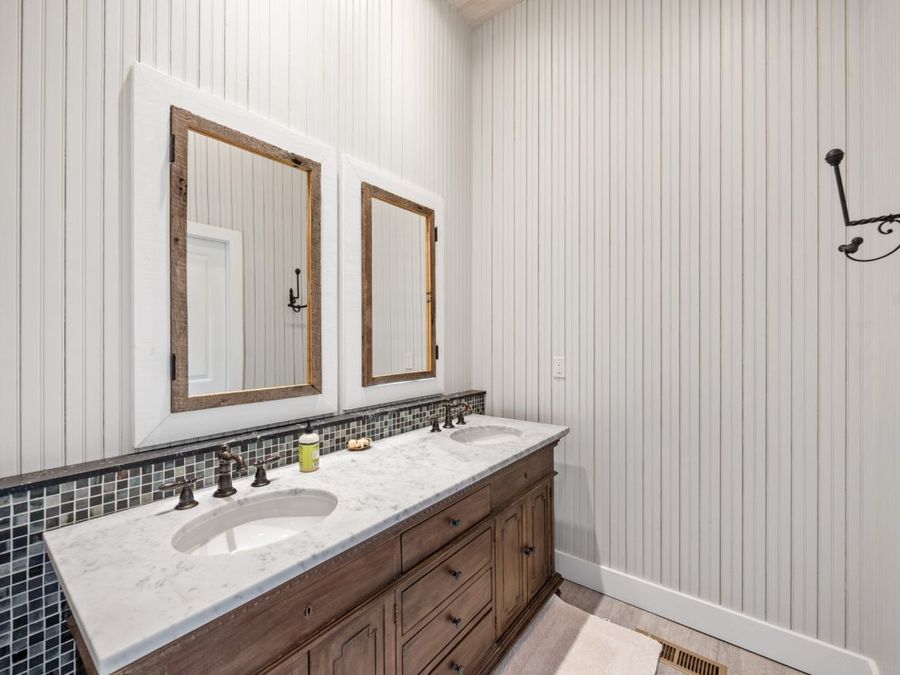 Property Image 80