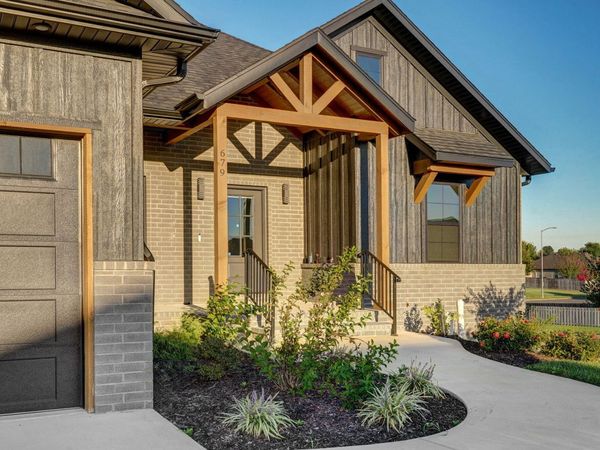 679 N Fox Hill Circle, Nixa, MO 65714