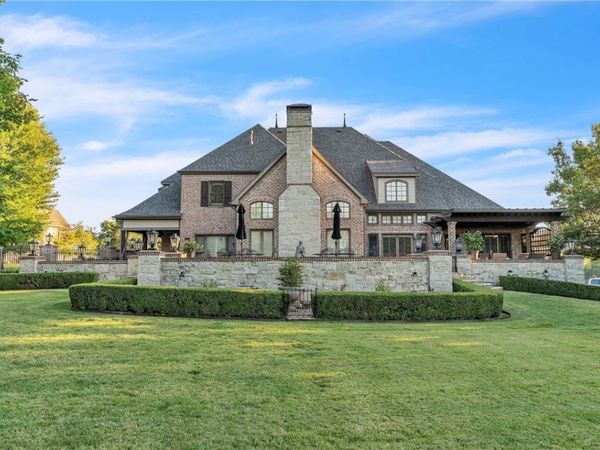 5498 Clear Creek Boulevard, Fayetteville, AR 72704