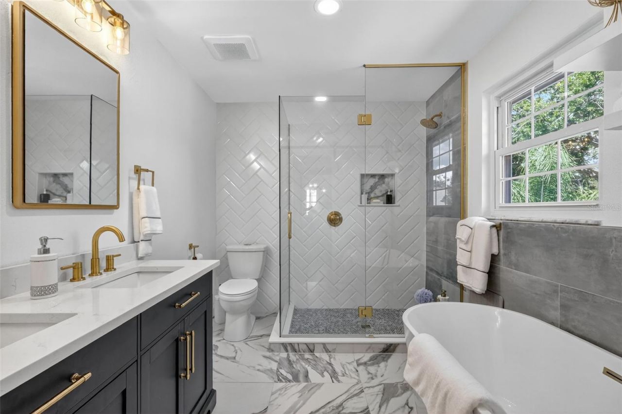 13961 Oak Forest Boulevard S, Seminole, FL 33776 Photo