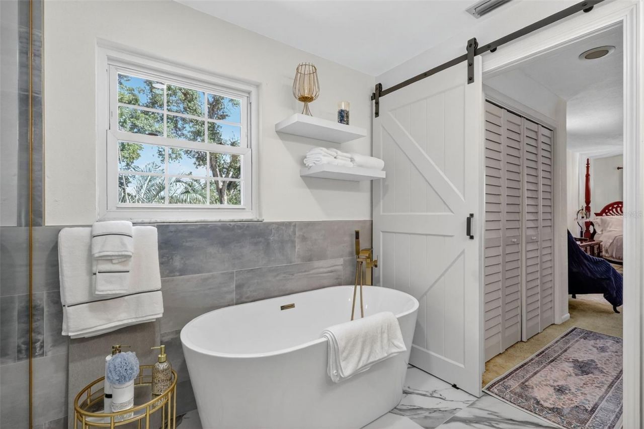 13961 Oak Forest Boulevard S, Seminole, FL 33776 Photo