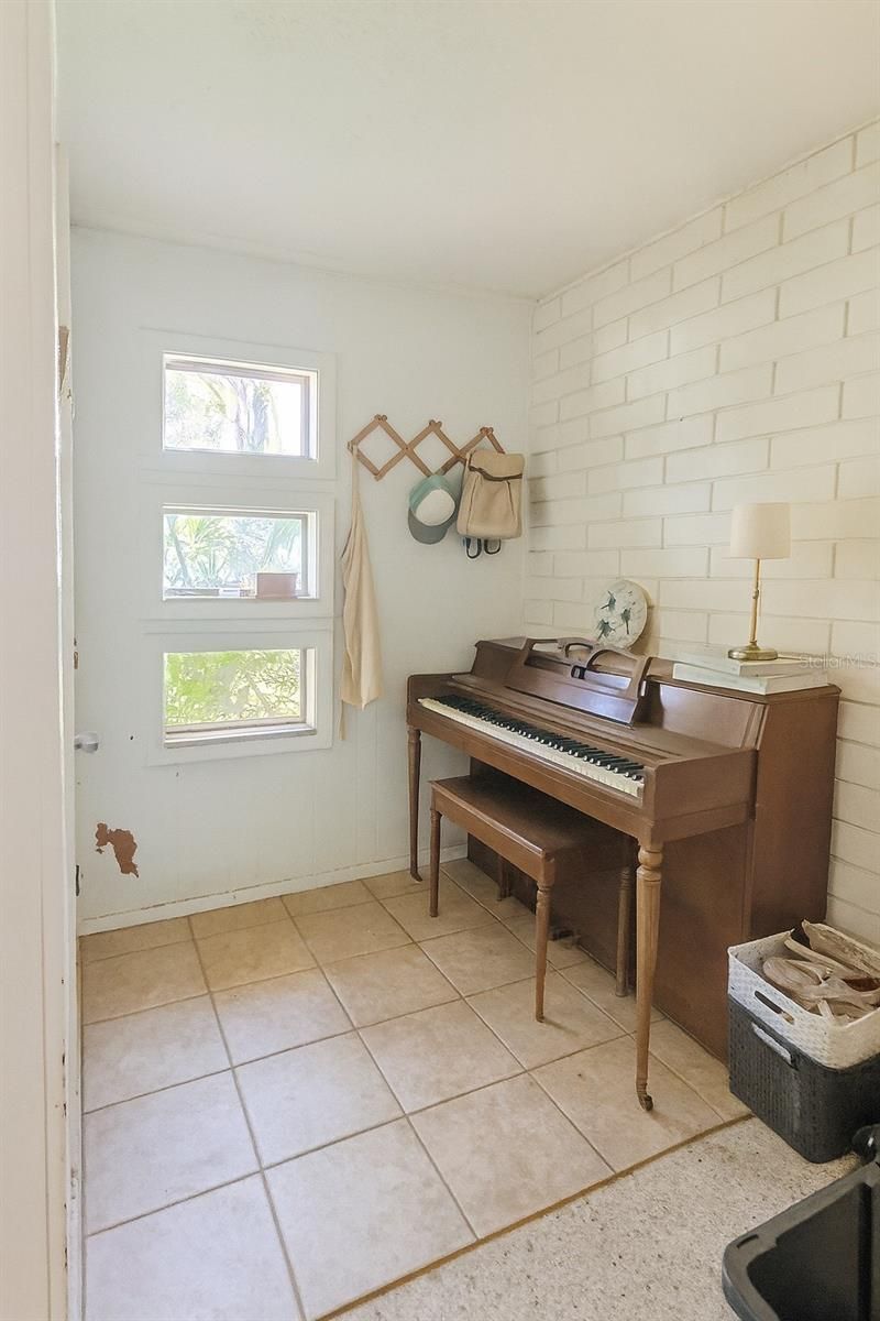 617 Goodwin Avenue, New Smyrna Beach, FL 32169 Photo