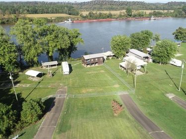 3527 Chestnut Street, Henderson, WV 25106