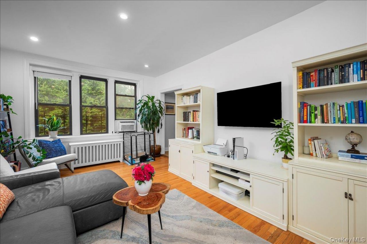 11 Alden Road, Unit 2N, Larchmont, NY 10538 Main Photo