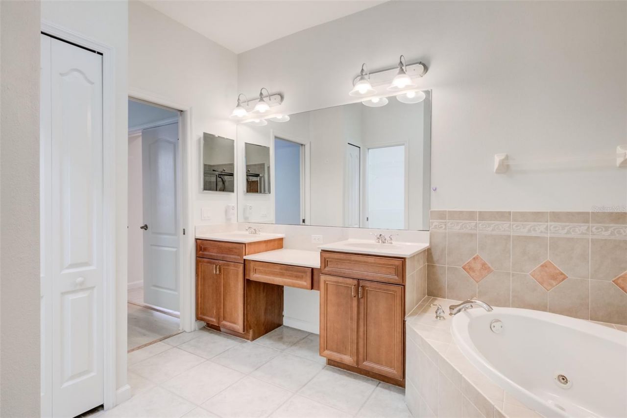 5630 Cortina Lane, Palmetto, FL 34221 Photo