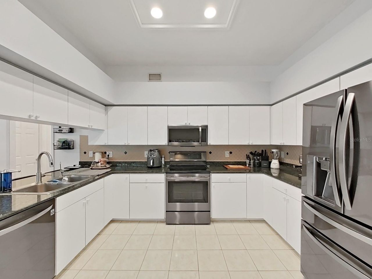17307 Oak Ledge Drive, Lutz, FL 33549 Photo