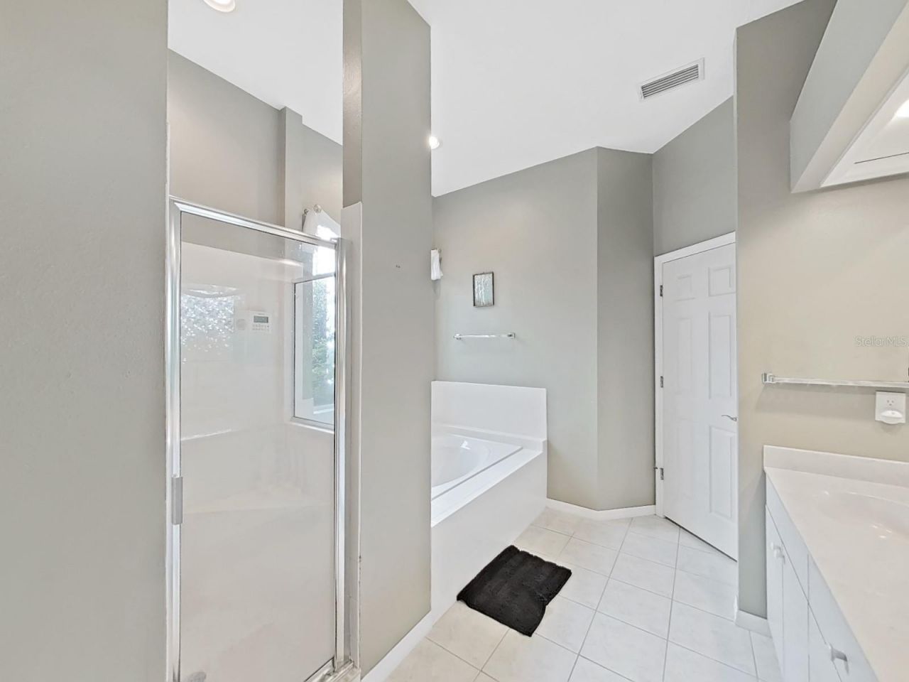 17307 Oak Ledge Drive, Lutz, FL 33549 Photo