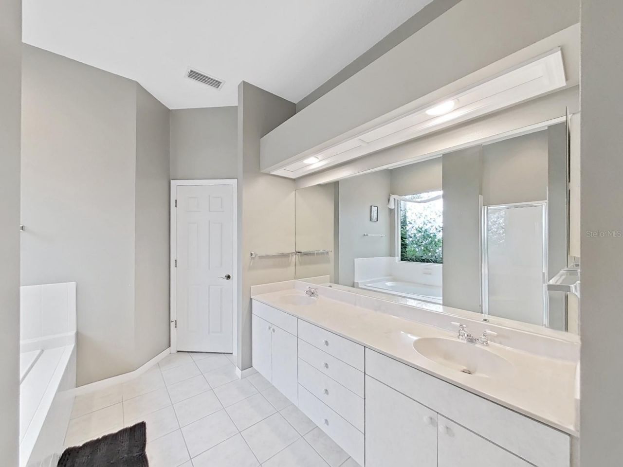 17307 Oak Ledge Drive, Lutz, FL 33549 Photo