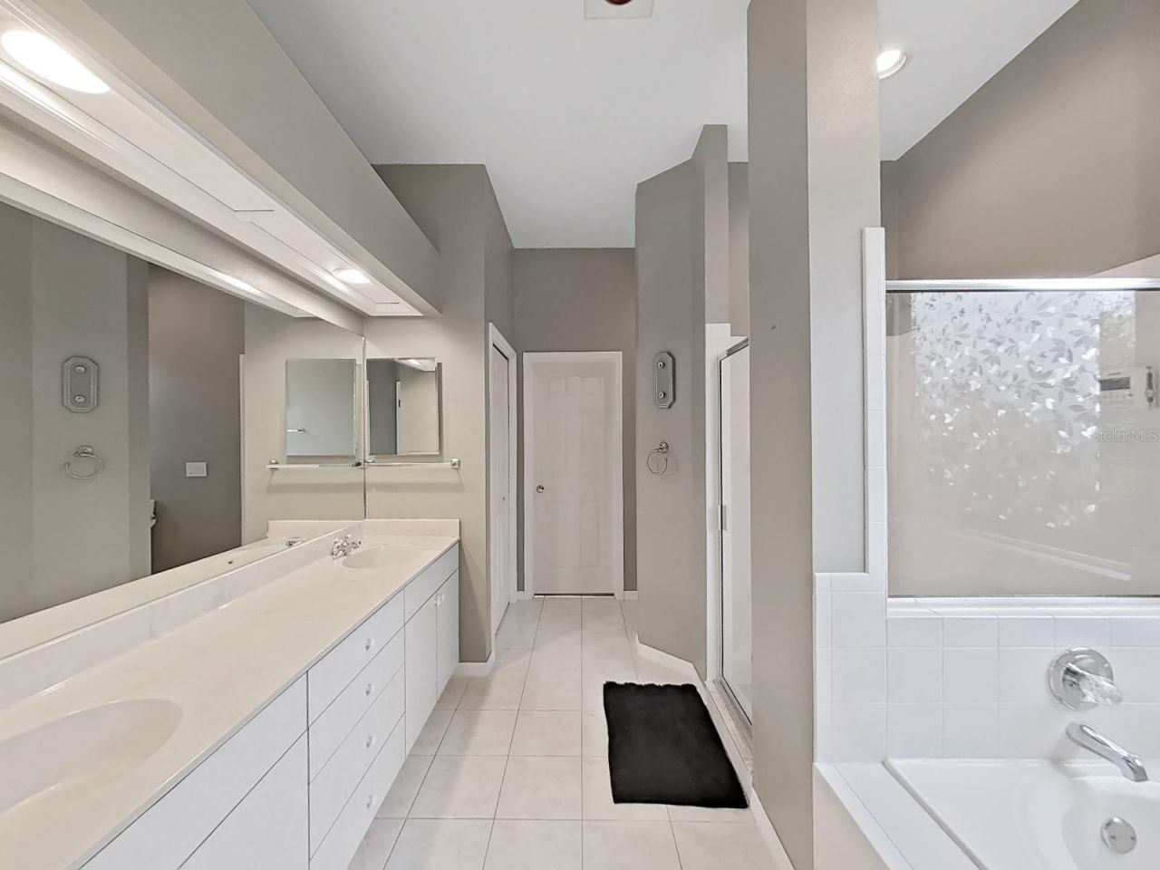 17307 Oak Ledge Drive, Lutz, FL 33549 Photo