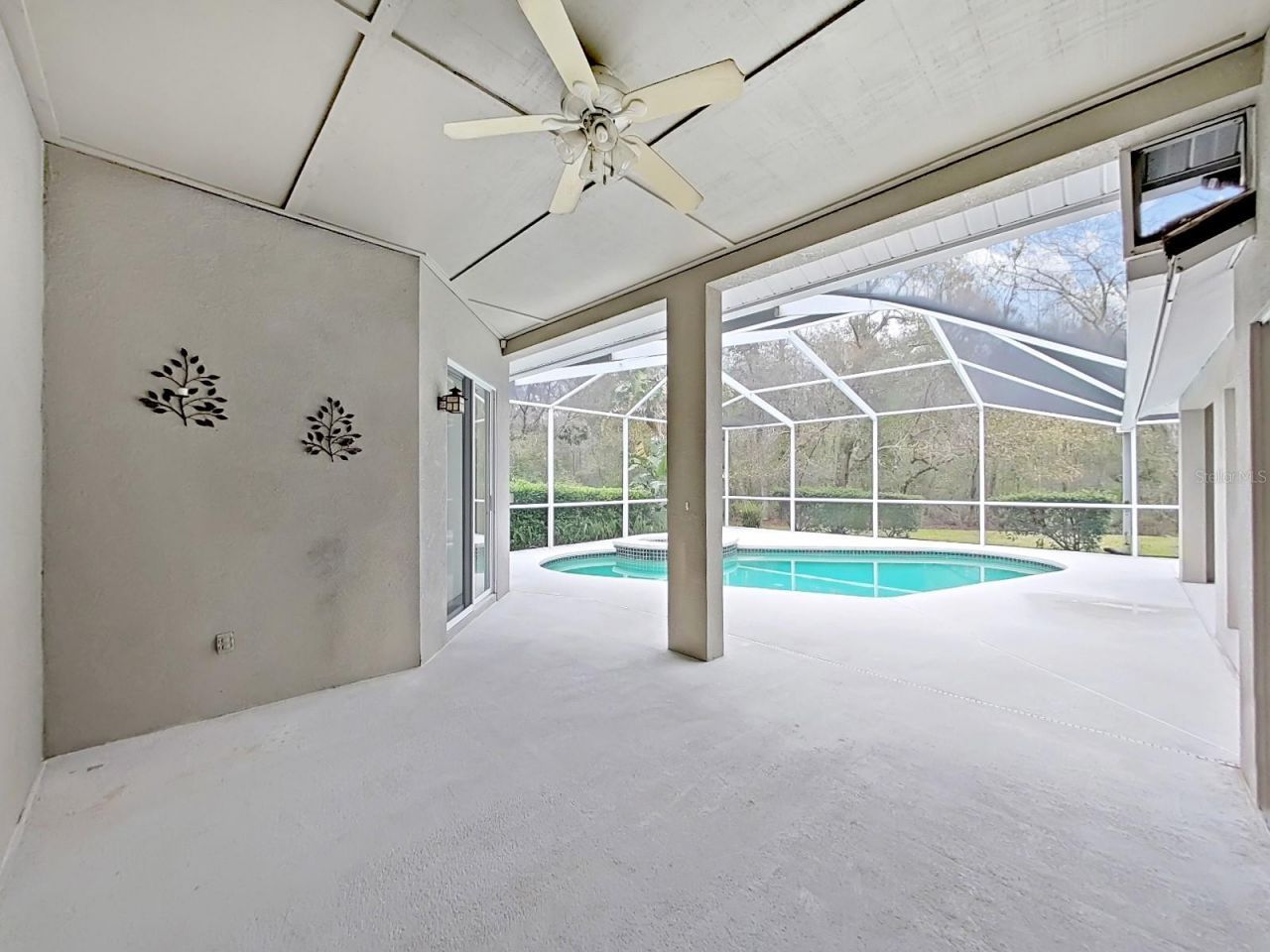 17307 Oak Ledge Drive, Lutz, FL 33549 Photo