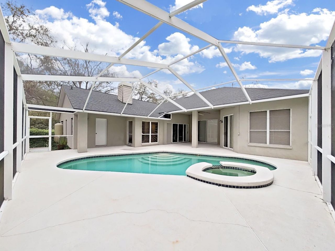 17307 Oak Ledge Drive, Lutz, FL 33549 Photo