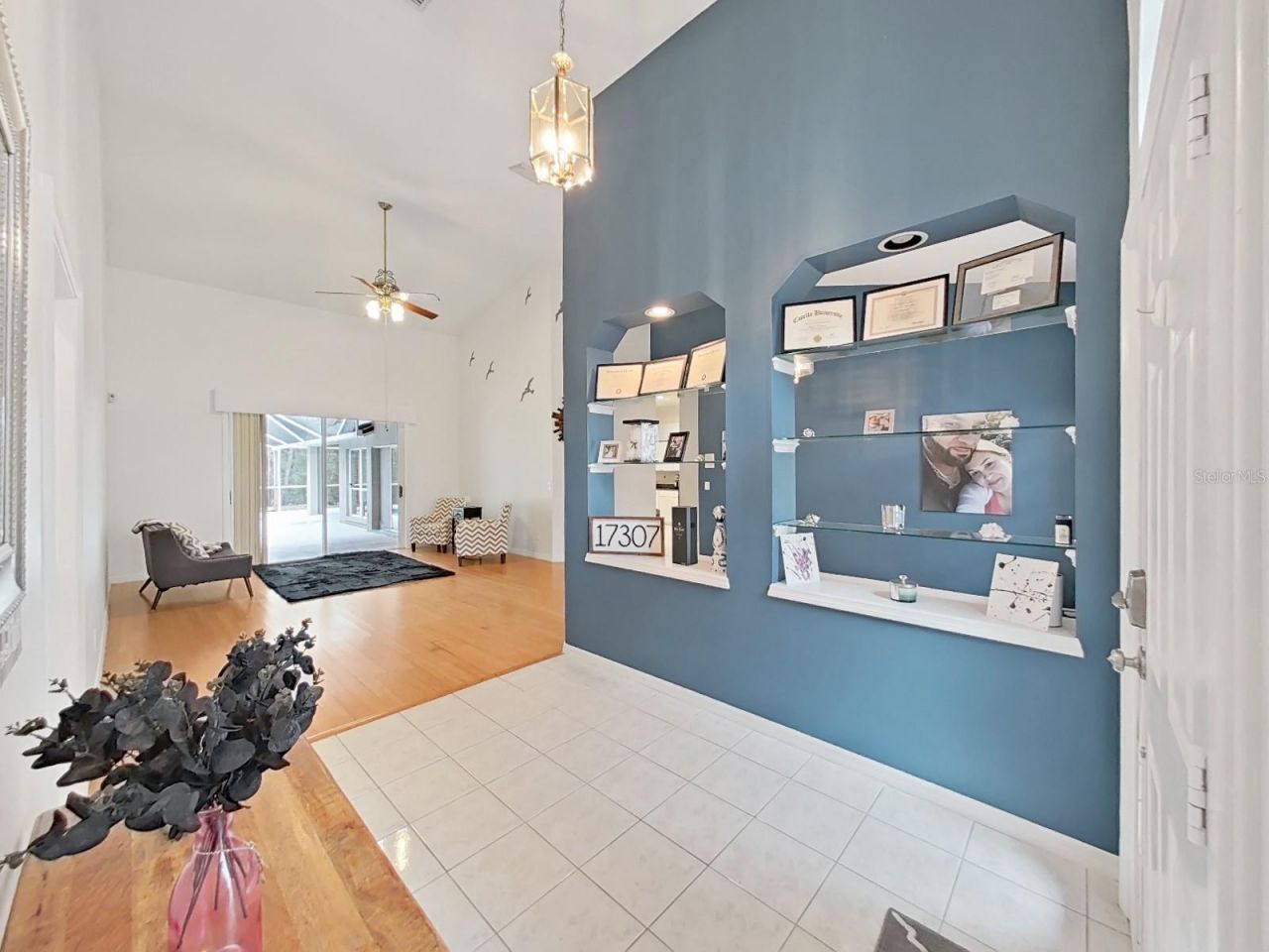 17307 Oak Ledge Drive, Lutz, FL 33549 Photo