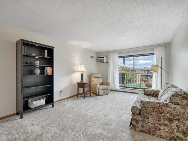 3421 Kent Street, Unit 614, Shoreview, MN 55126