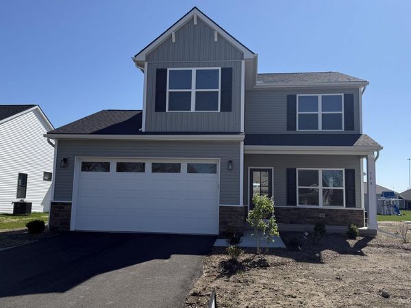 725 W Ironwood Drive, Rossford, OH 43460