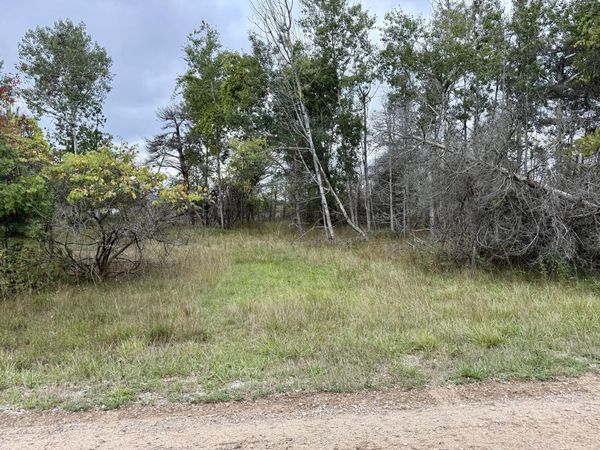 1 Greenway, Onekama, MI 49675