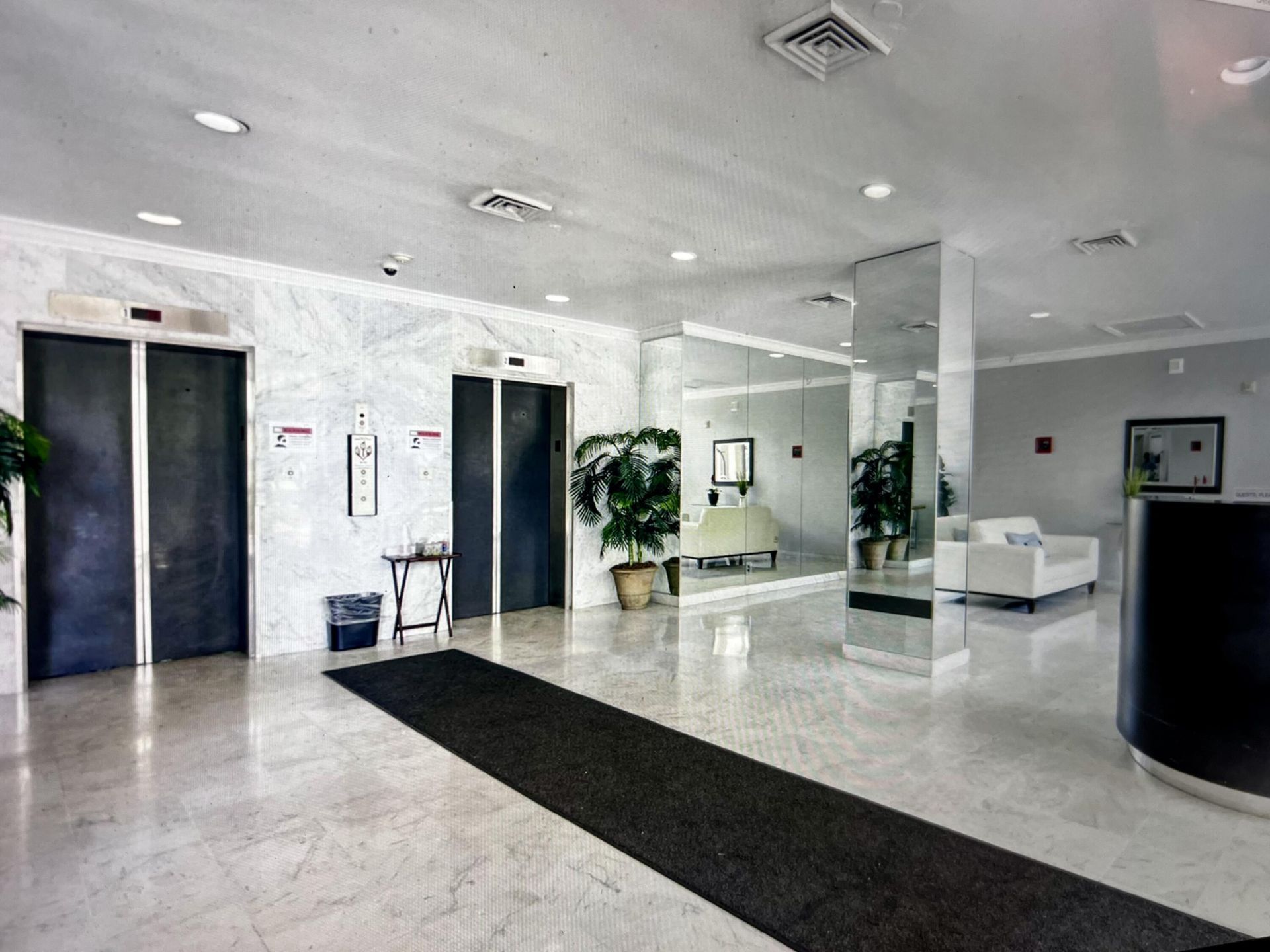 2425 Presidential Way, Unit 806, West Palm Beach, FL 33401 Photo