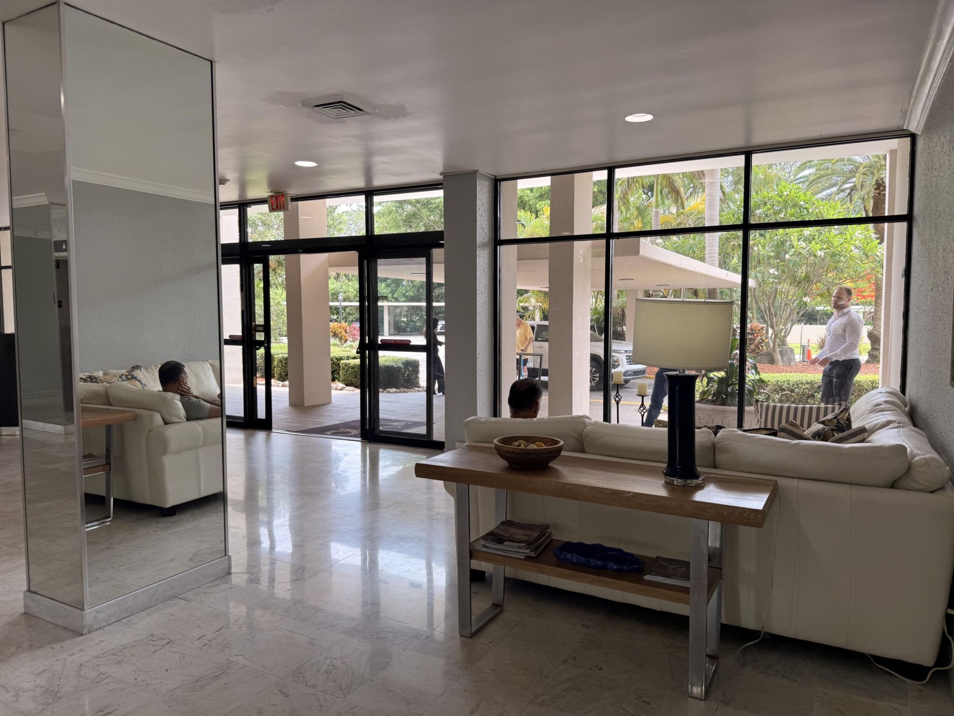 2425 Presidential Way, Unit 806, West Palm Beach, FL 33401 Photo