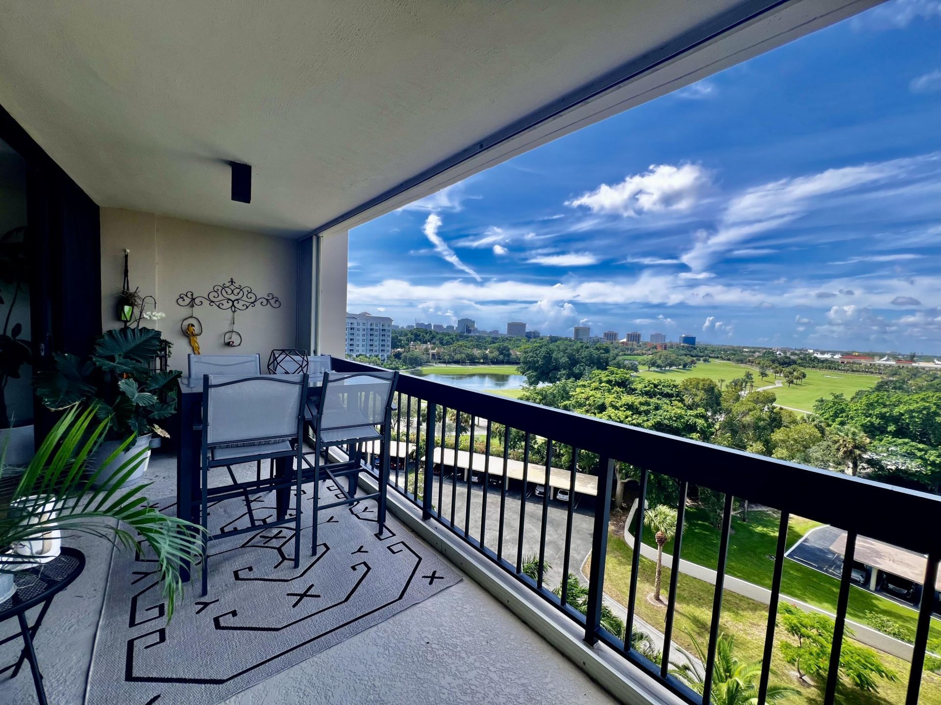 2425 Presidential Way, Unit 806, West Palm Beach, FL 33401 Photo