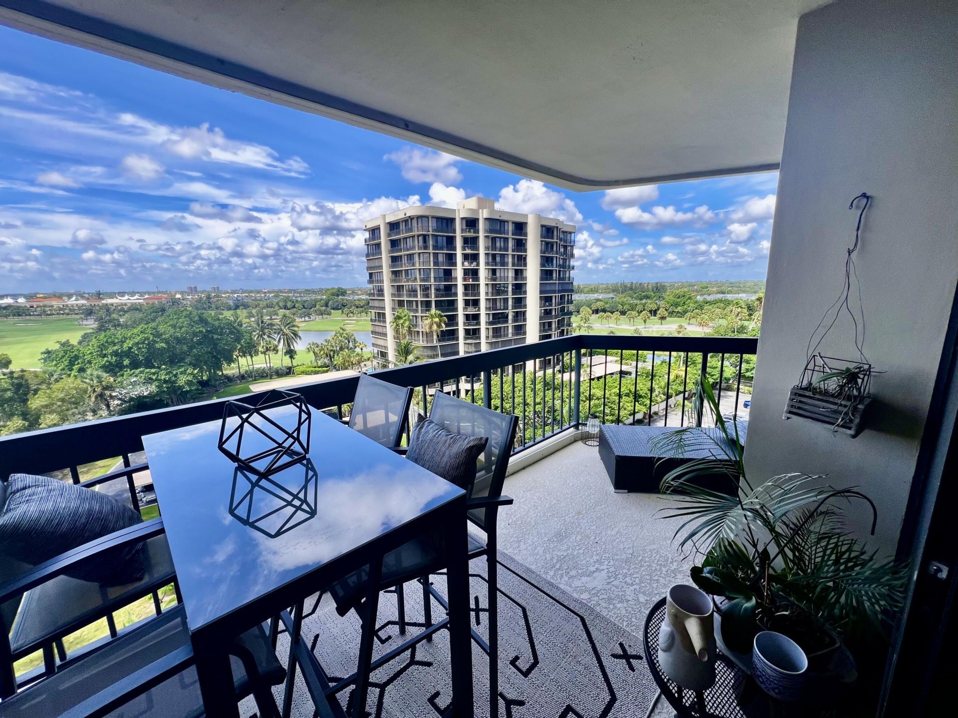 2425 Presidential Way, Unit 806, West Palm Beach, FL 33401 Photo