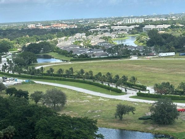 2425 Presidential Way, Unit 1703, West Palm Beach, FL 33401