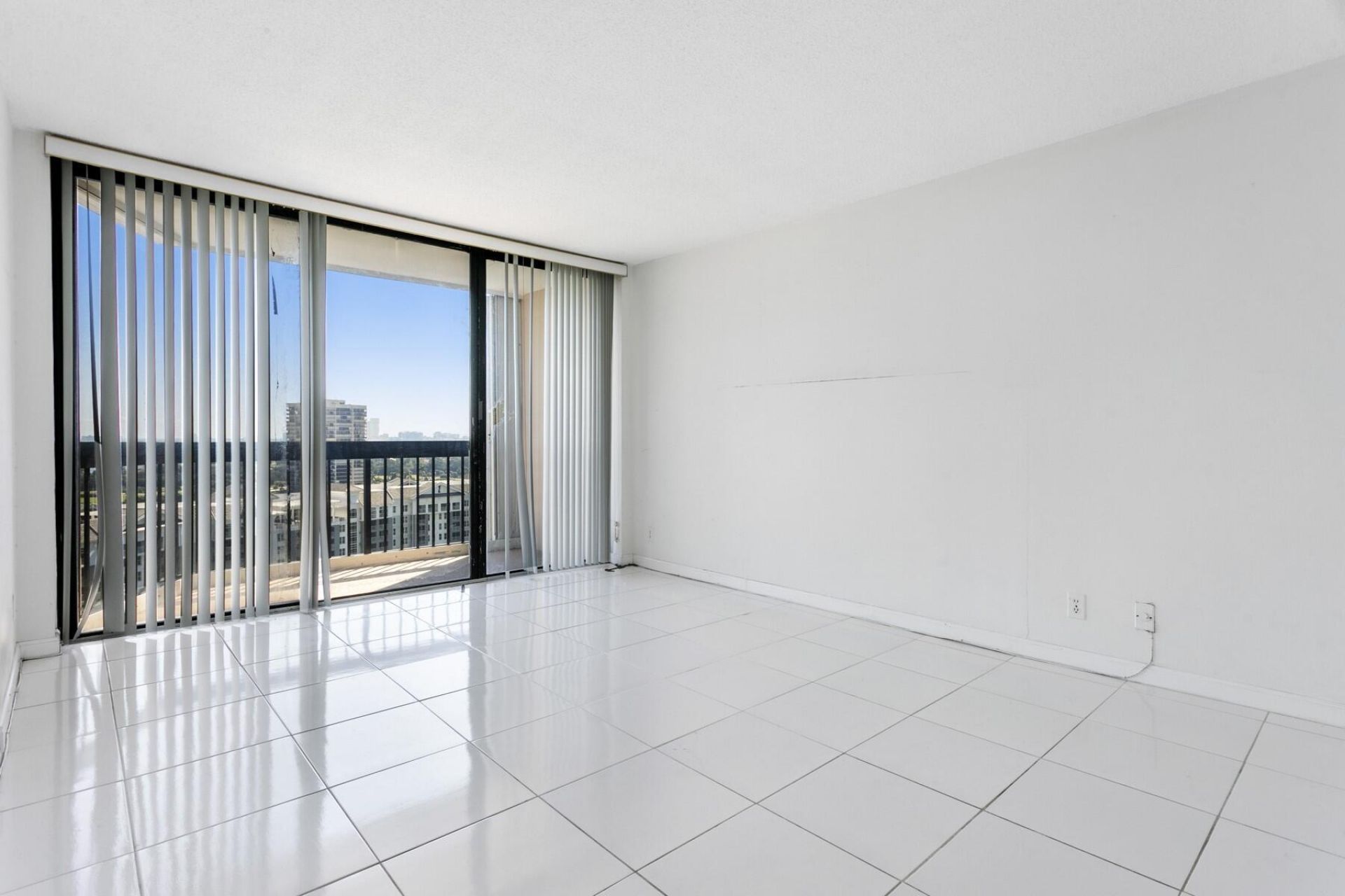 2425 Presidential Way, Unit 1703, West Palm Beach, FL 33401 Photo