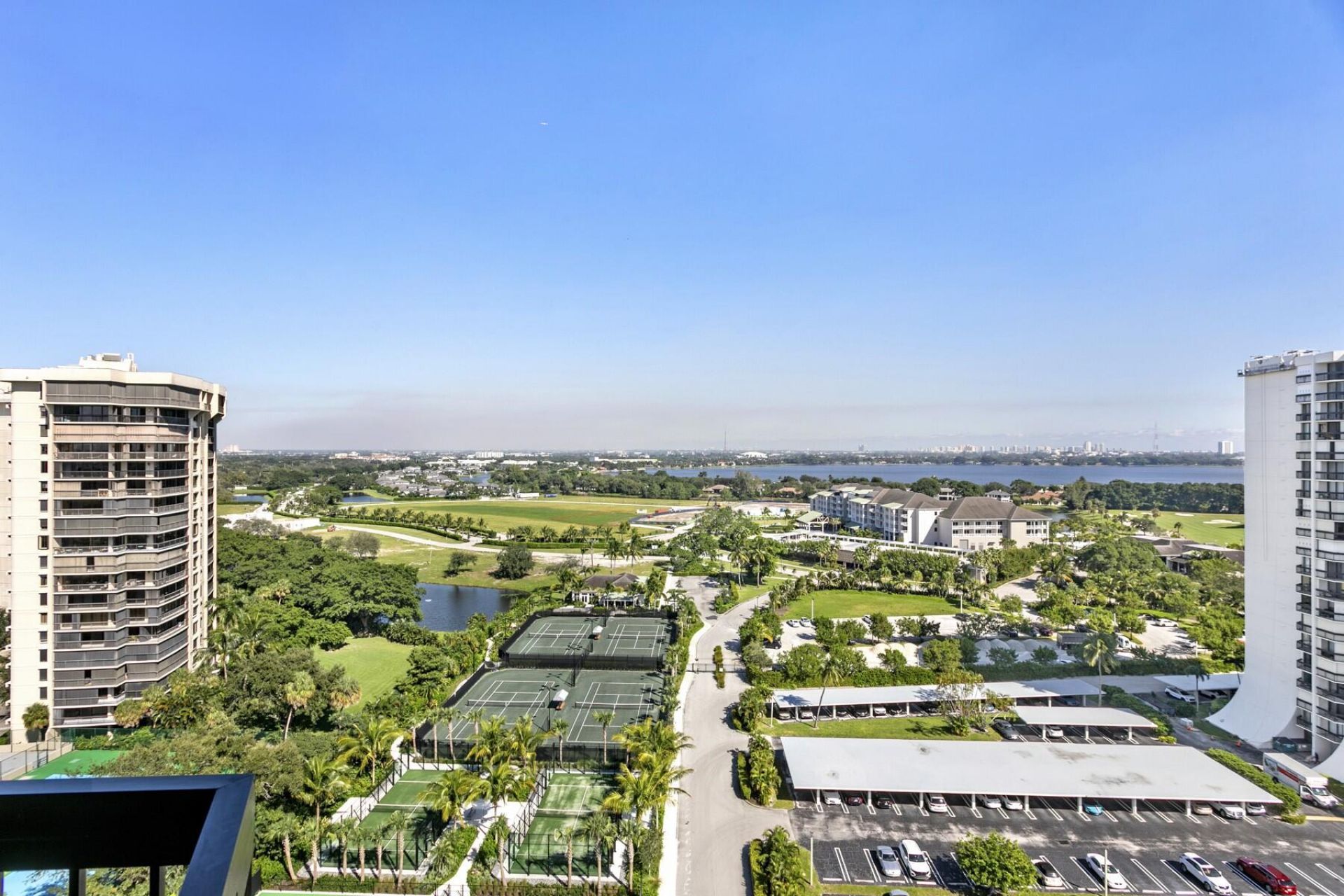 2425 Presidential Way, Unit 1703, West Palm Beach, FL 33401 Photo