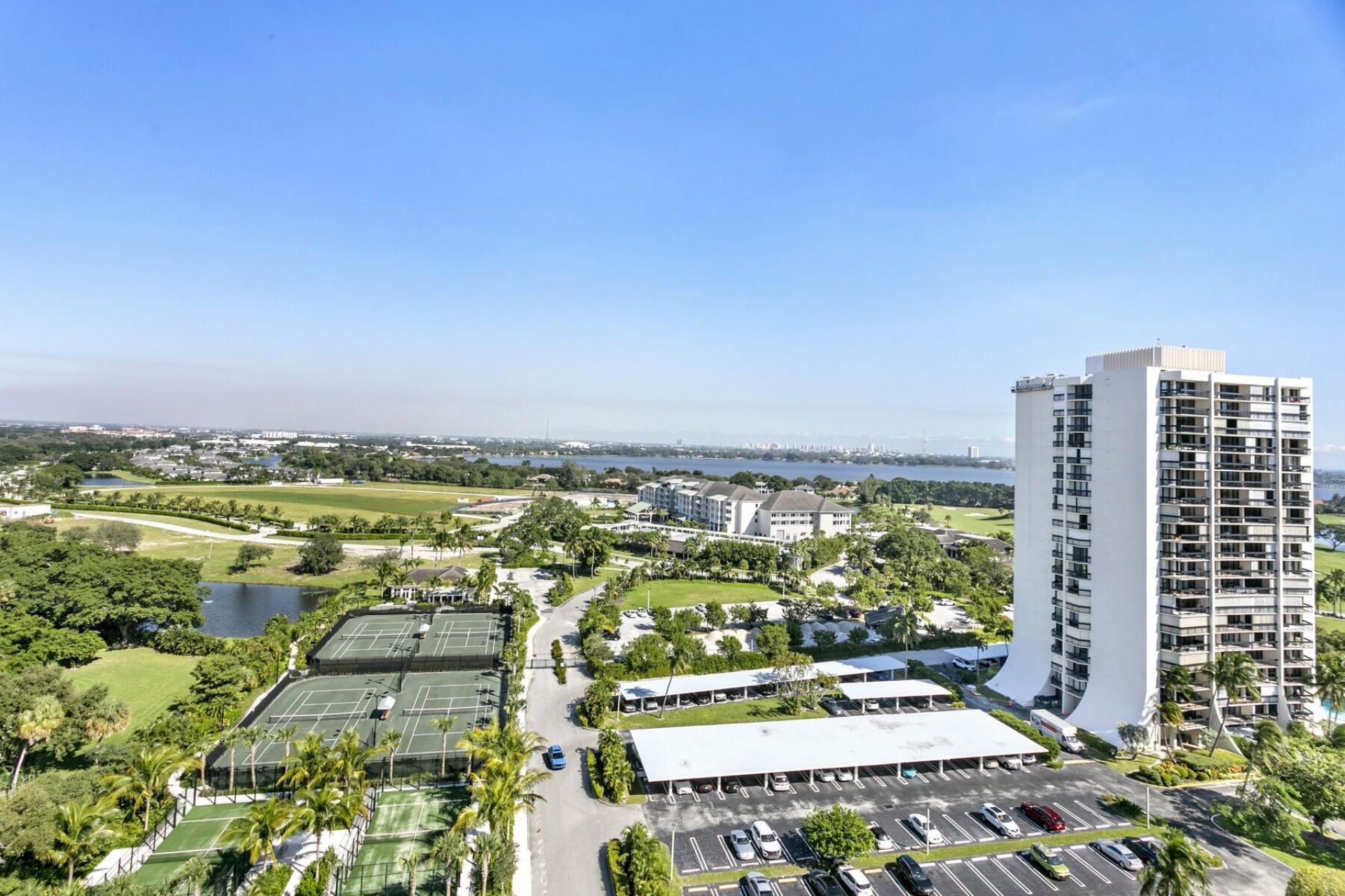 2425 Presidential Way, Unit 1703, West Palm Beach, FL 33401 Photo