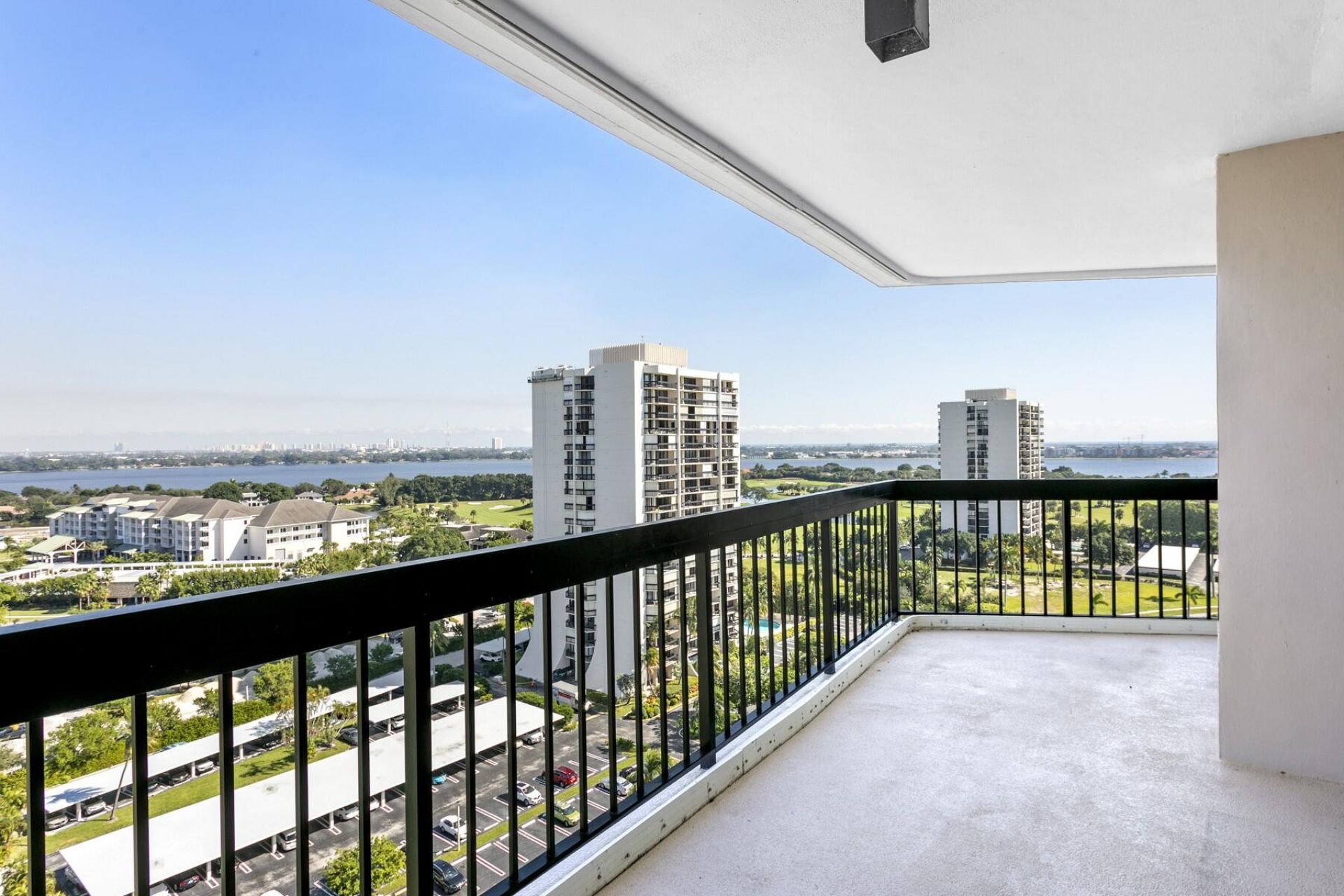 2425 Presidential Way, Unit 1703, West Palm Beach, FL 33401 Photo