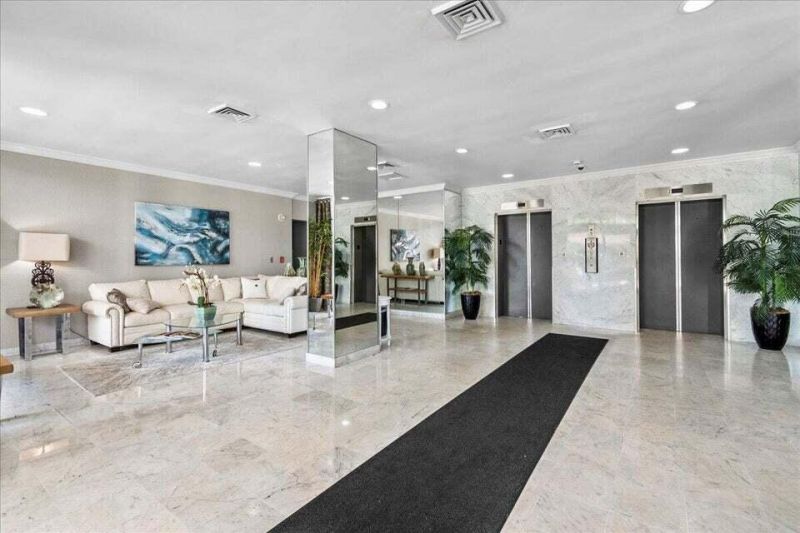 2425 Presidential Way, Unit 1703, West Palm Beach, FL 33401 Photo