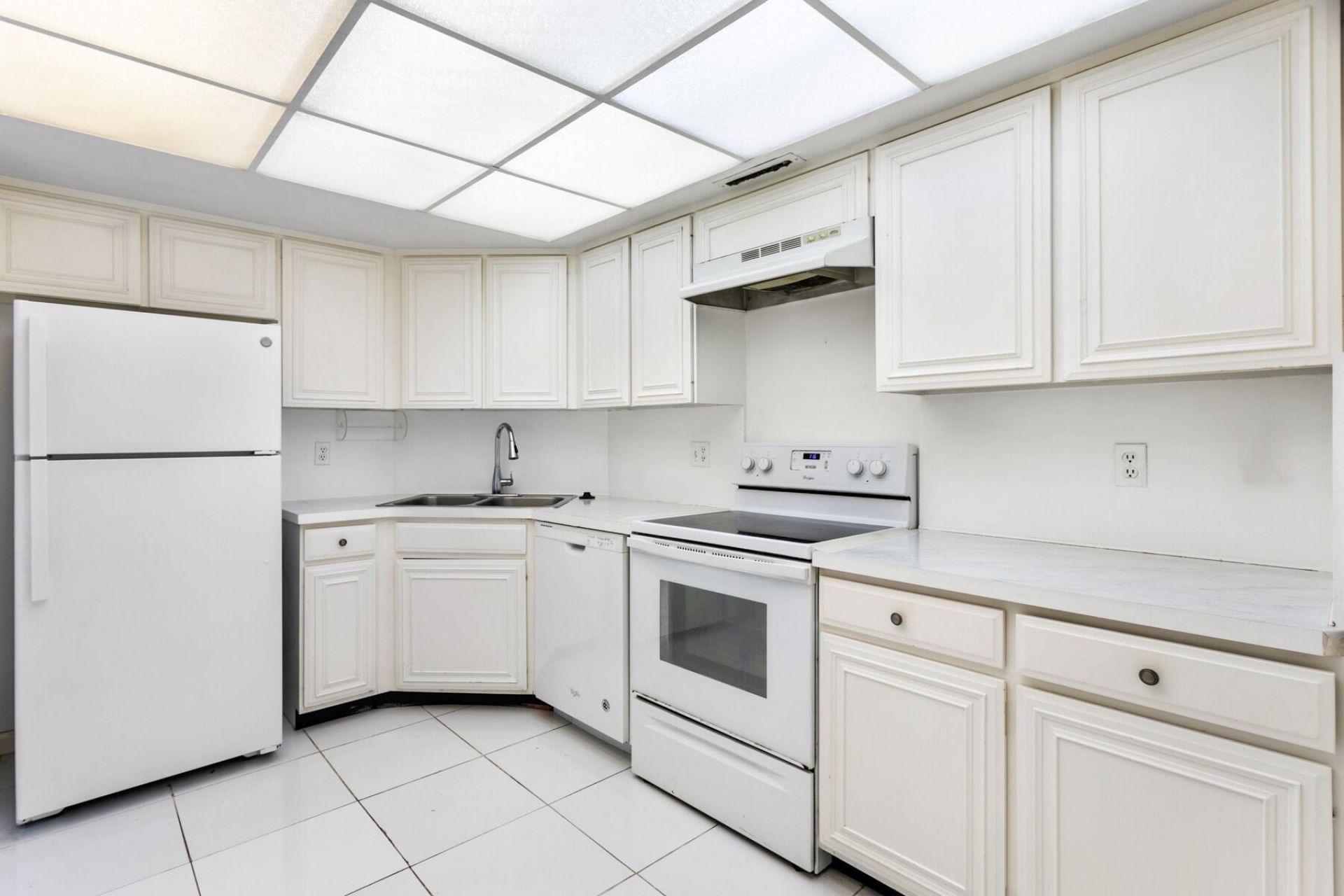 2425 Presidential Way, Unit 1703, West Palm Beach, FL 33401 Photo