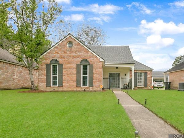613 Fawn Lake Dr, Baton Rouge, LA 70816