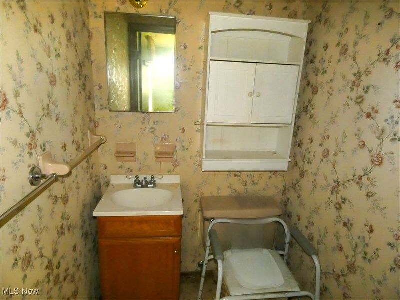 820 Mariann Drive, Martins Ferry, OH 43935 Photo 18