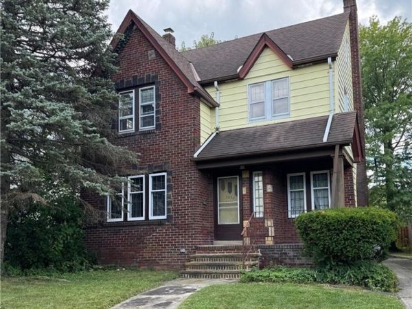 3494 Raymont Boulevard, University Heights, OH 44118