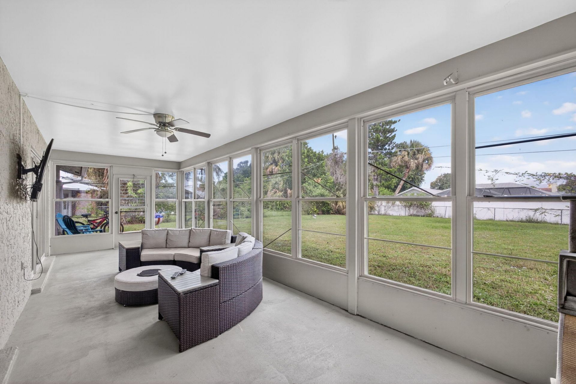 607 SE Forgal Street Se, Port Saint Lucie, FL 34983 Photo