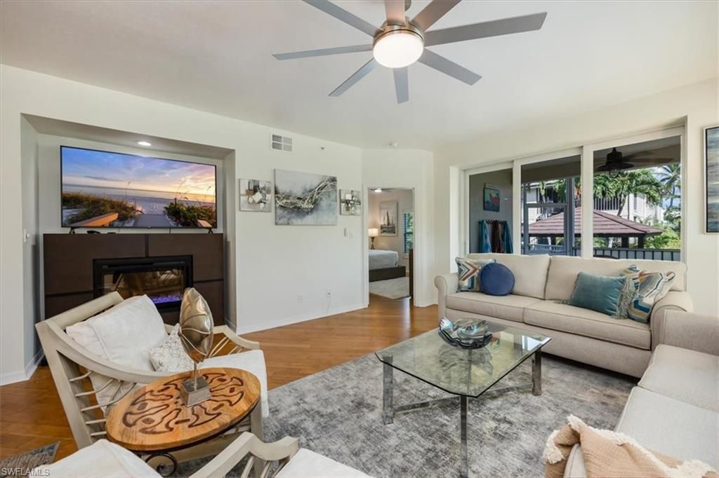 545 11th Ave S, Unit 104, Naples, FL 34102 Photo