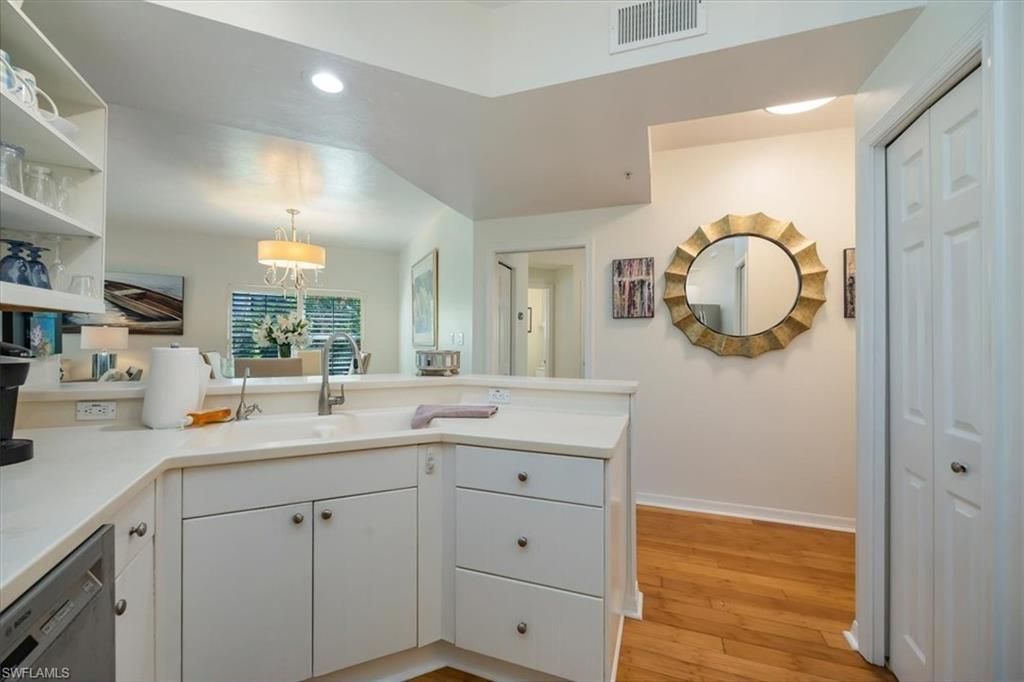 545 11th Ave S, Unit 104, Naples, FL 34102 Photo