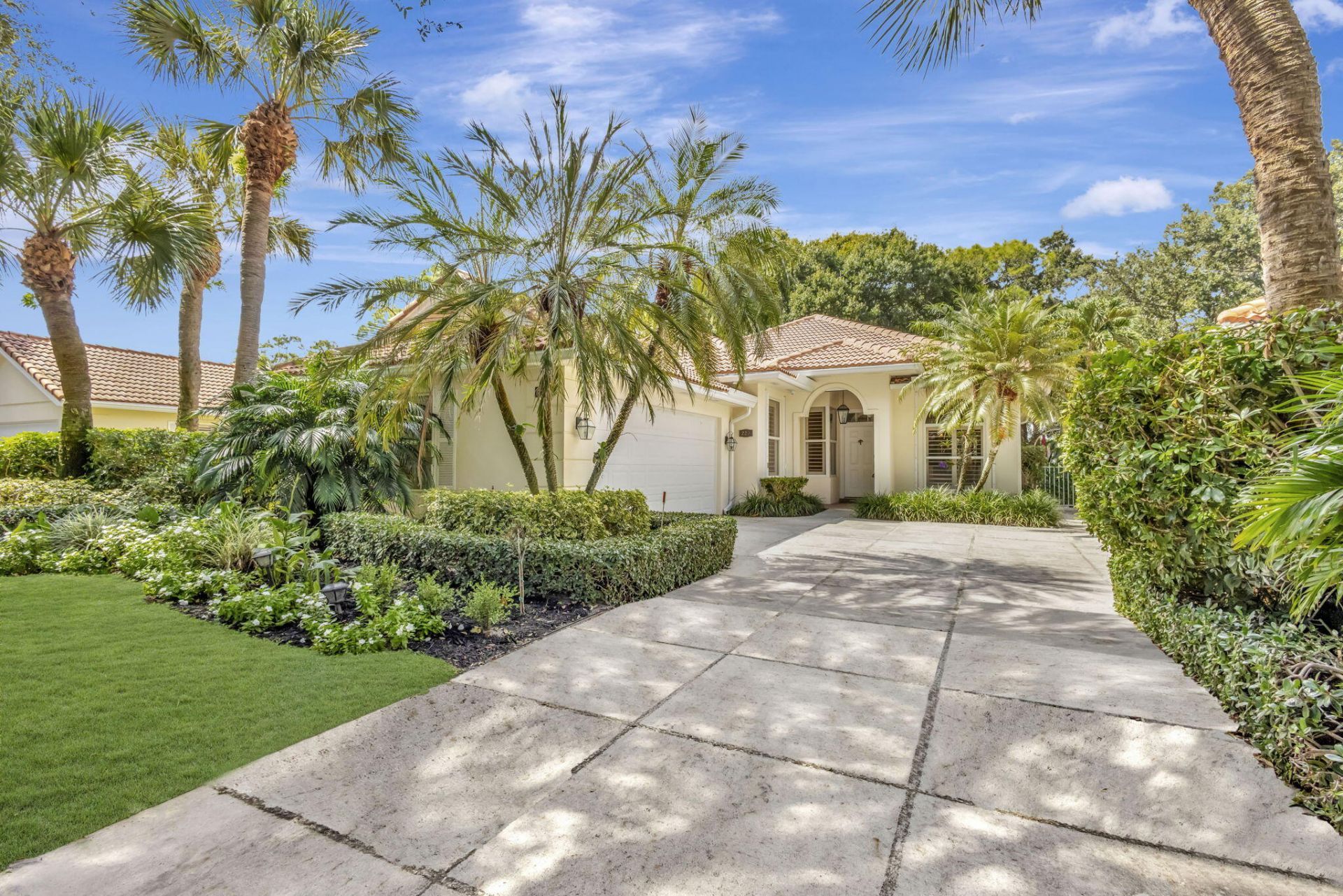 229 E Tall Oaks Circle, Palm Beach Gardens, FL 33410 Photo