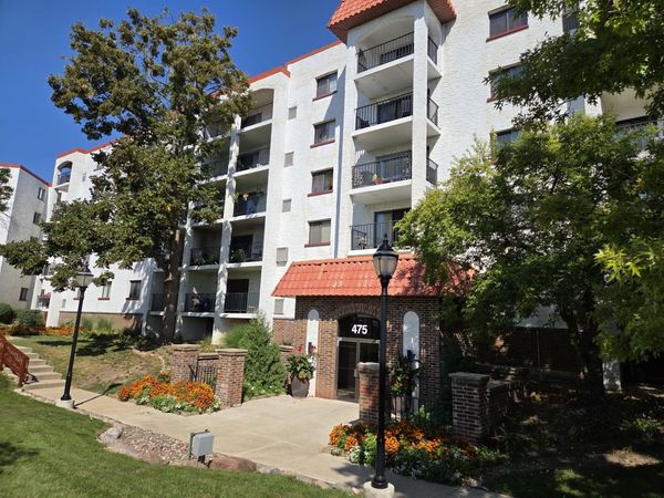 475 Plum Creek Drive, Unit 206, Wheeling, IL 60090