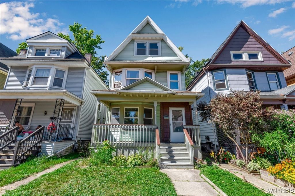 90 Greenwood Place, Buffalo, NY 14213 Main Photo