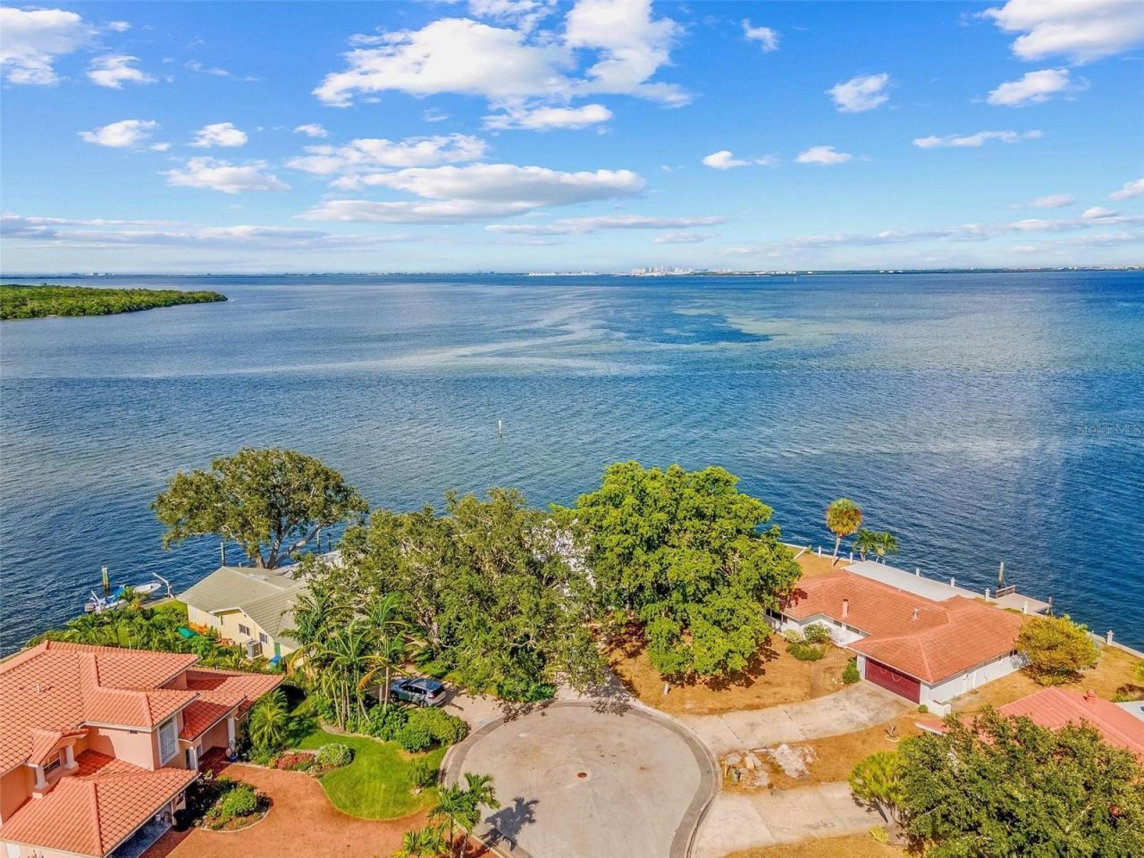 2096 Iowa Avenue Ne, Saint Petersburg, FL 33703 Photo