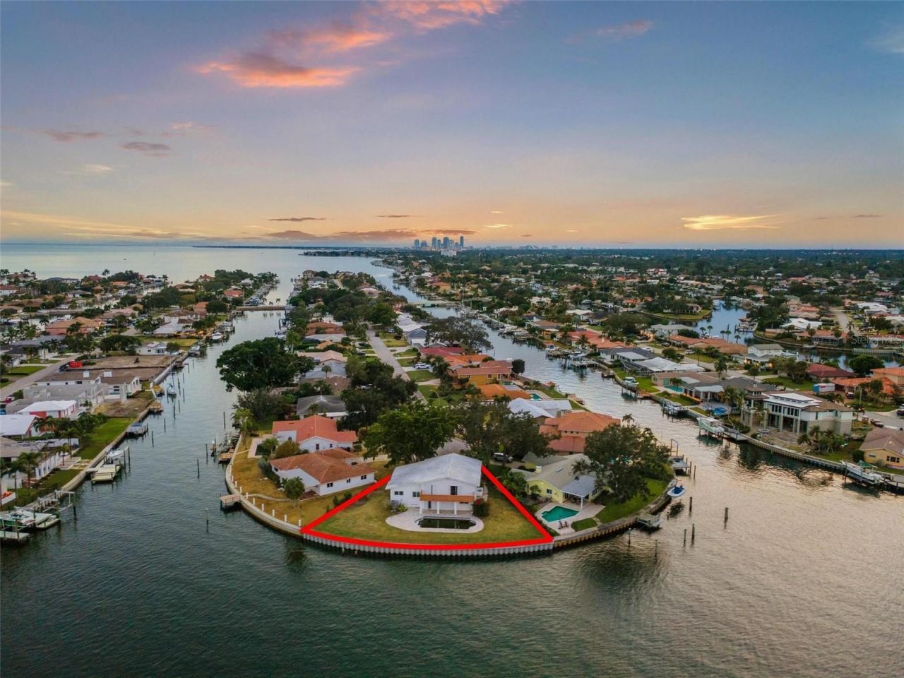 2096 Iowa Avenue Ne, Saint Petersburg, FL 33703 Photo