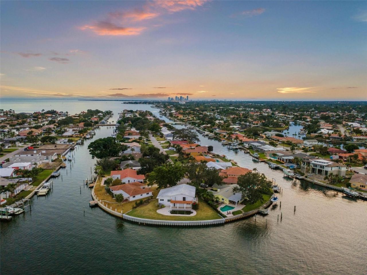 2096 Iowa Avenue Ne, Saint Petersburg, FL 33703 Photo