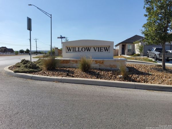 6814 Willow Lnd, Converse, TX 78109