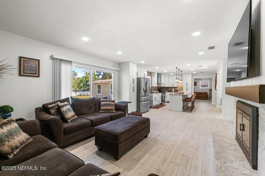 3956 Tara Hall Drive, Jacksonville, FL 32277 Photo