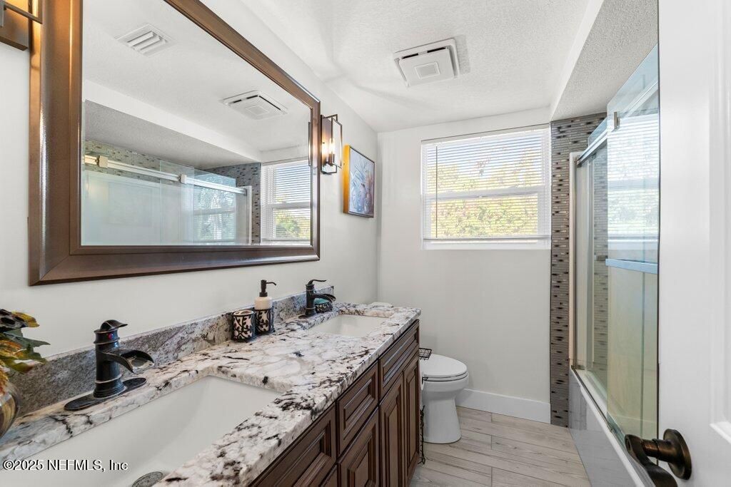 3956 Tara Hall Drive, Jacksonville, FL 32277 Photo