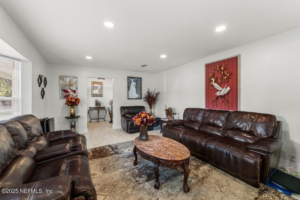 3956 Tara Hall Drive, Jacksonville, FL 32277 Photo
