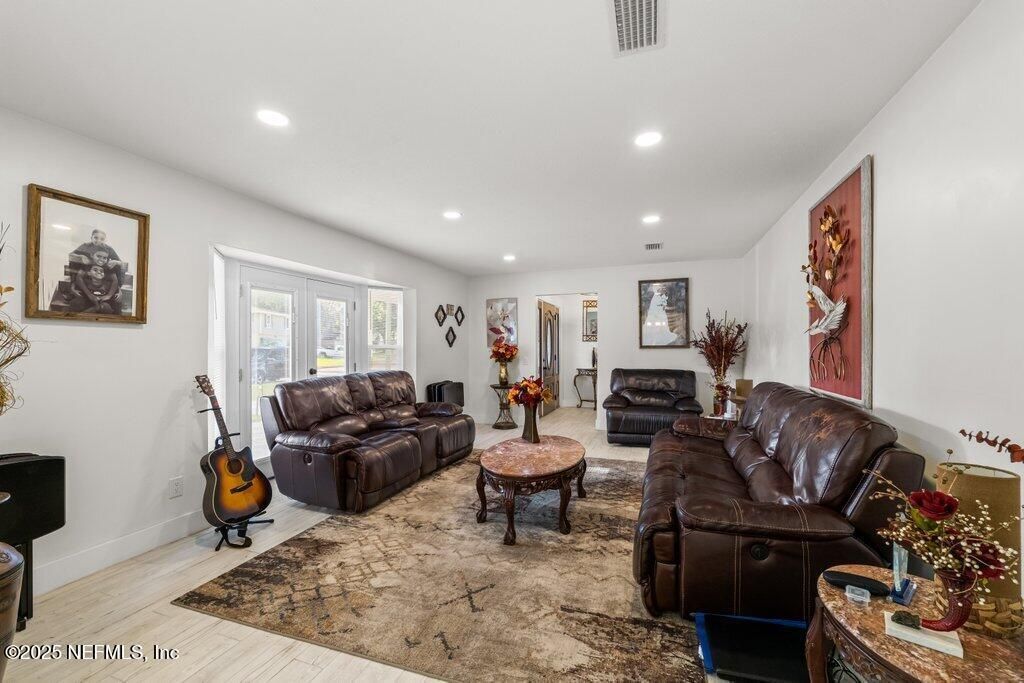 3956 Tara Hall Drive, Jacksonville, FL 32277 Photo